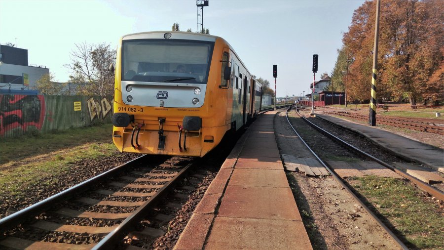 914 082-3